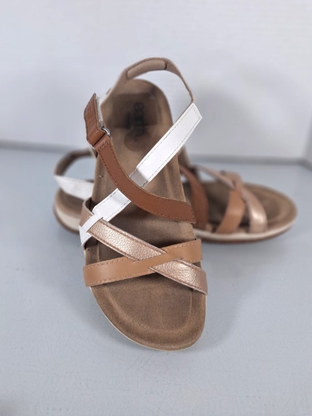 Earth Women's Strappy Sport Sandals Size 7W Tan Brown And White Comfort Shoes - Picture 5 of 7